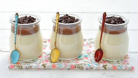 "Panna cotta" su šokoladu