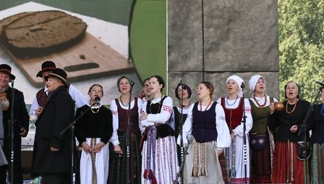 Folkloro ansamblis „Alka“ švenčia 35-erių metų jubiliejų.