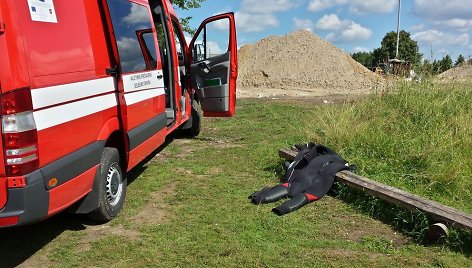 Arino ežere vykdomos skenduolių paieškos