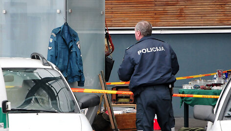 Policija i&scaron;sivežė ir seno pavyzdžio pareigūno uniformą