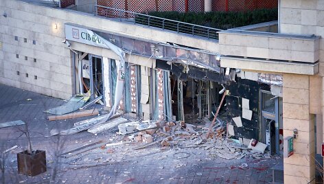 Sprogimas Budape&scaron;te sugriovė banko &bdquo;CIB Bank&ldquo; fasadą