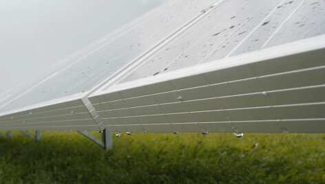 aplyta saulės baterijų elektrinė