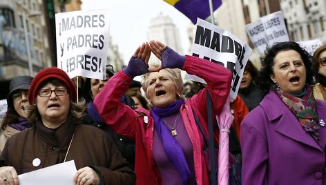 Ispanai Madride surengė protesto akciją prie&scaron; abortų draudimo įstatymą