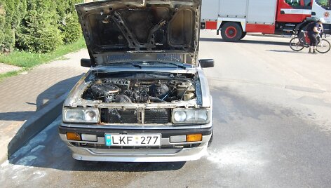 Apdegęs &bdquo;Audi&ldquo; automobilis