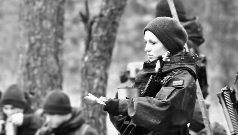 Baziniai kariniai mokymai suteikė galimybę moterims savanori&scaron;kais pagrindais atlikti konstitucinę pareigą ir pasirengti ginti Tėvynę. 