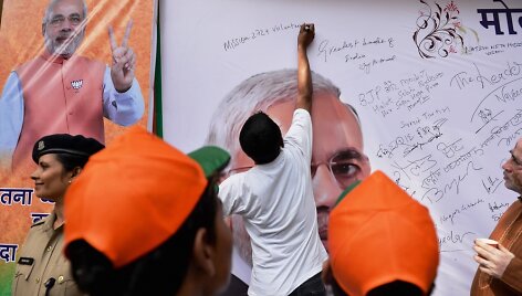 Indijoje rinkimus laimėjo Narendros Modi vadovaujama BJP