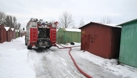 Vilniuje degė garažas