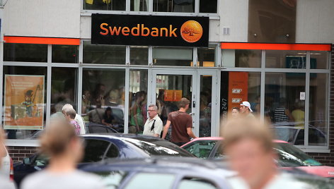 „Swedbank“ banko skyriuje pilna žmonių