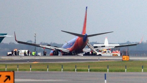 „Boeing 737“ Niujorko oro uoste