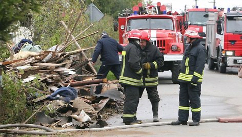 Dujų sprogimas sugriovė namą iki pamatų