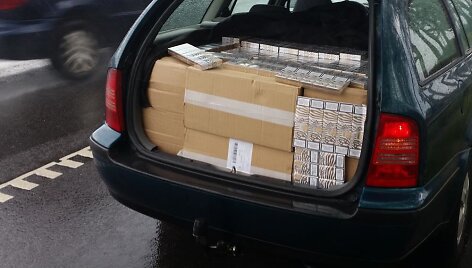 Kaunietis automobilyje vežė 9 tūkst. baltarusi&scaron;kų cigarečių pakelių