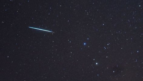 Geminidų lietaus meteoras. 