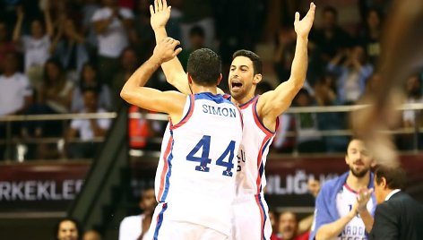 „Anadolu Efes“ triumfas