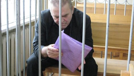 Už itin žiaurų nužudymą nuteistas Vladimiras Sosulinas garsiai pyko ant teisėjos. 