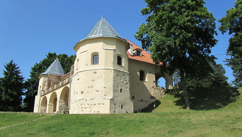 Atstatyta Norvili&scaron;kių pilis