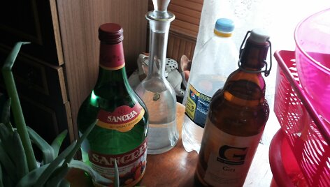 Alyti&scaron;kio namuose rasta 10 litrų nelegaliai laikomo alkoholio &ndash; naminės