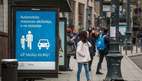 Plakatai stotelėse