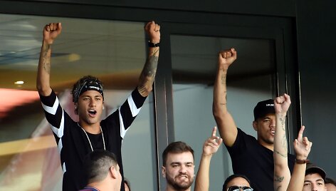 Neymaras stebi PSG rungtynes
