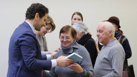 R.&Scaron;arknickas savo knygos pristatyme Anyk&scaron;čiuose 