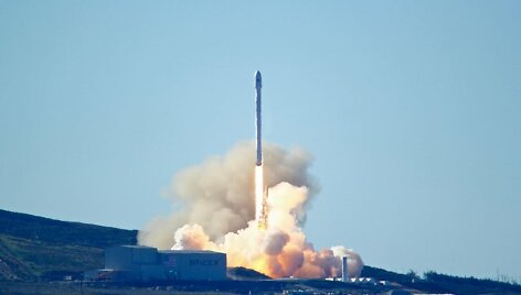 &bdquo;SpaceX&ldquo; raketos pakilimas
