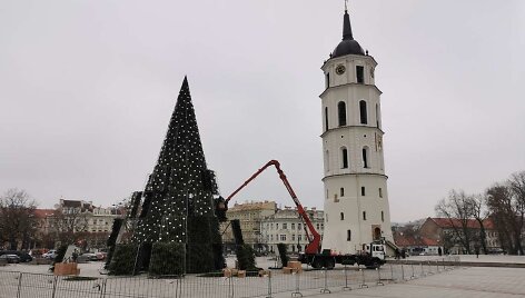 Vilniuje i&scaron;kilo Kalėdų eglė
