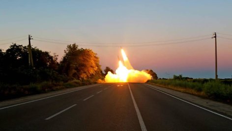 Ukrainos kariai pirmą kartą išbando JAV atsiųstą HIMARS įrangą