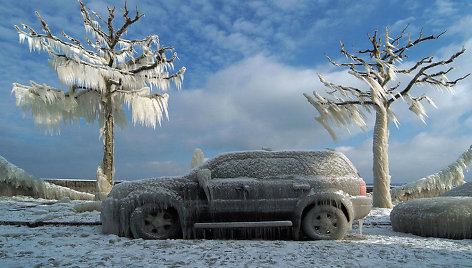 Užšalęs automobilis