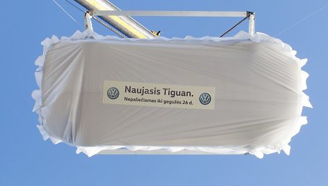 Antrosios kartos „Volkswagen Tiguan“ pakibo 18 m aukštyje