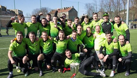 Startavo Vilniaus futbolo sezonas.