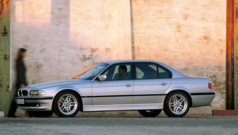 Trečios kartos BMW 7 (1994-2001 m.)