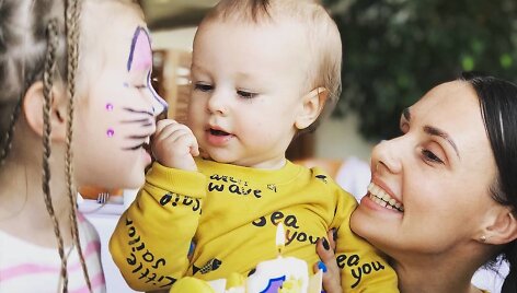 Veronika Montvydienė su sūnumi Kajumi ir dukra Adele