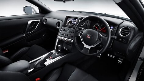 &bdquo;Nissan GTR&ldquo; salonas