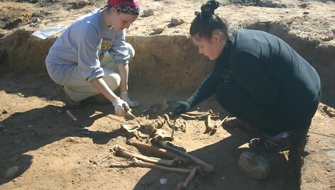 Archeologai atidengia neolito laikų kapą.