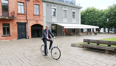 &bdquo;Mūsų tikslas &ndash; kad daugelis kauniečių dviračius naudotų ne tik kaip laisvalaikio, bet ir kaip kasdienio susisiekimo transporto priemonę&ldquo;, - pabrėžė Kauno vadovas.