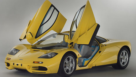 1997 m. laidos „McLaren F1“, kurio rida – vos 239 km.