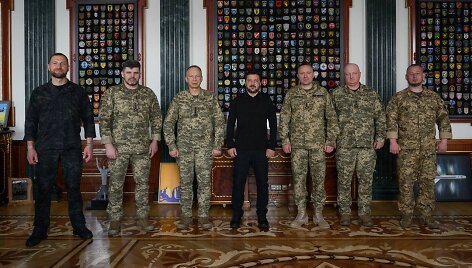 Jevhenijus Chmara, Andrijus Hnatovas, Oleksandras Syrskis, Volodymyras Zelenskis, Mychaila Drapatas, Ihoris Skybiukas, (...)