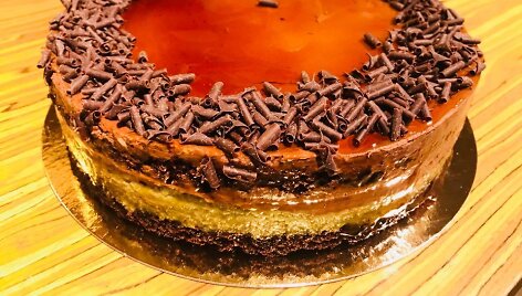 Vegani&scaron;kas &scaron;okoladinis tortas