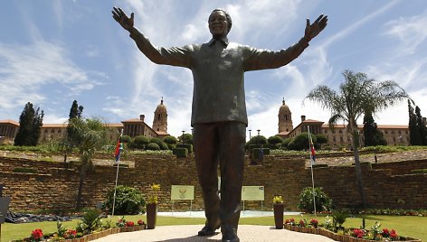 Nelsono Mandelos paminklas PAR sostinėje Pretorijoje