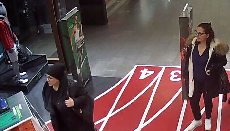 Kauno policija pra&scaron;o atpažinti &scaron;ias moteris