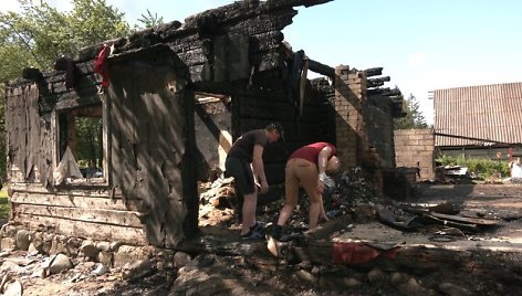 Sudegęs Jurgitos ir Vinco šeimos namas