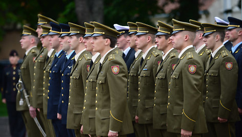 Generolo Jono Žemaičio Lietuvos karo akademijos absolventams suteiktas pirmasis karininko - leitenanto laipsnis