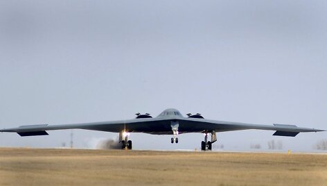 JAV bombone&scaron;is B-2