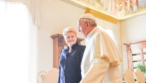 2015-10-29 Dalia Grybauskaitė Vatikane susitinka su Popiežiumi Pranci&scaron;kumi