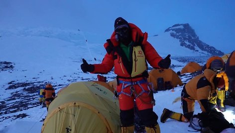 S.Vyšniausko dienoraštis pakeliui į Everestą (4): lopas ant bato pakišo koją – įkritau į plyšį