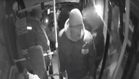 Kauno policija ie&scaron;ko &scaron;ių vyrų, galinčių turėti tyrimui naudingos informacijos