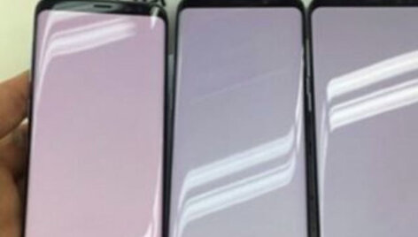 Raudonas &bdquo;Samsung Galaxy S8&ldquo; ekranas