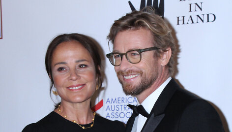 Simonas Bakeris su žmona Rebecca Rigg