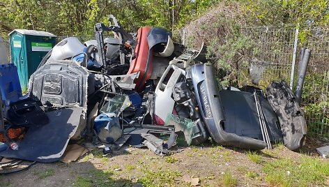 Automobilių bevertės atliekos