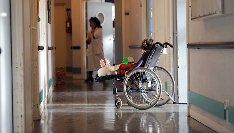 Kauno ligoninėje gydomas iš soc. rizikos šeimos paimtas koją susilaužęs mažametis