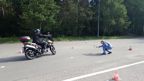  &bdquo;Mototurizmo ralio&ldquo; daugkartiniai dalyviai, &scaron;ių metų renginio ambasadoriai &ndash; Mindaugas Kazlauskas ir Henrikas Pupelis.